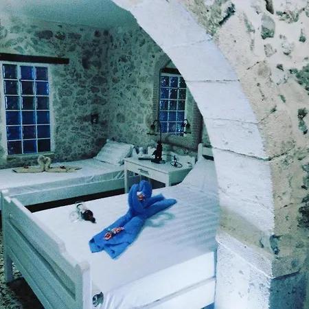 Fortezza Stone House *