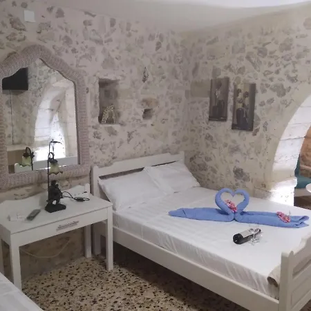 Fortezza Stone House *